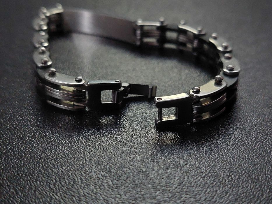 Pulseira com chapa para gravar nome, em aço e borracha, como nova