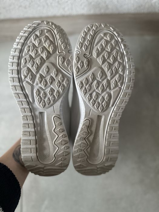Białe buty sportowe rozmiar 36