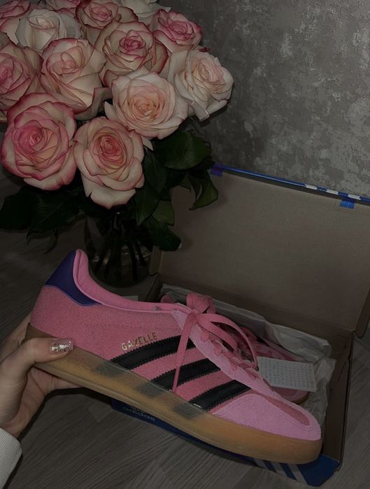 Кросівки Adidas жіночі