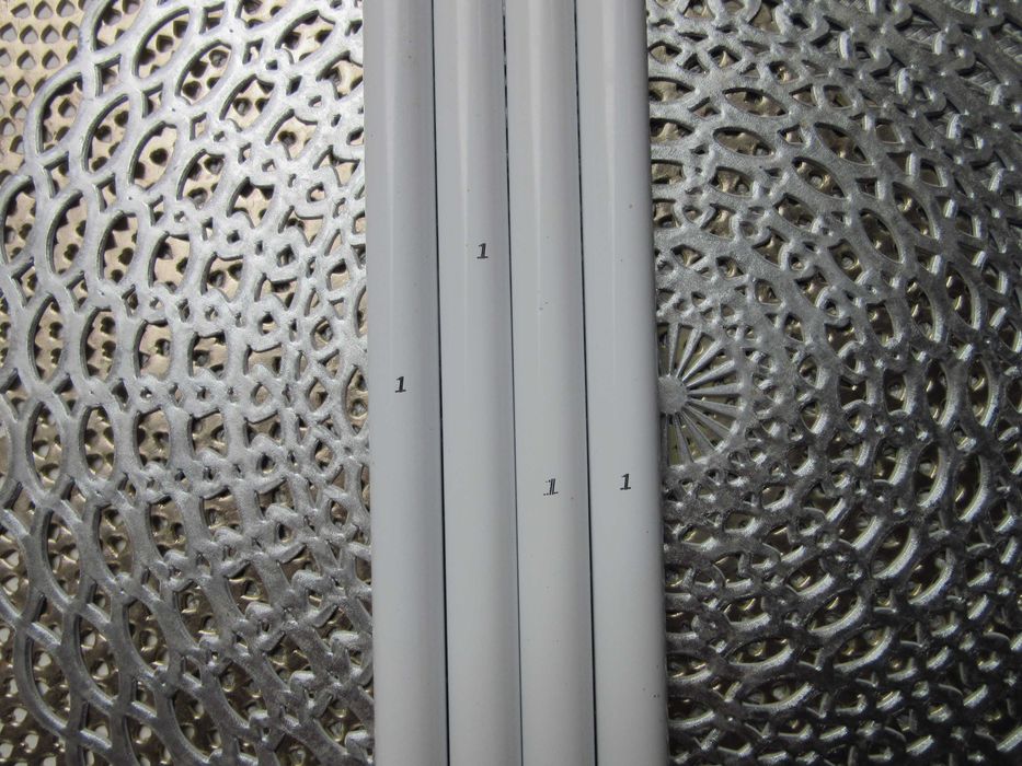 Pawilon ogrodowy - rurki . Razem ubyło już 8 elementów .