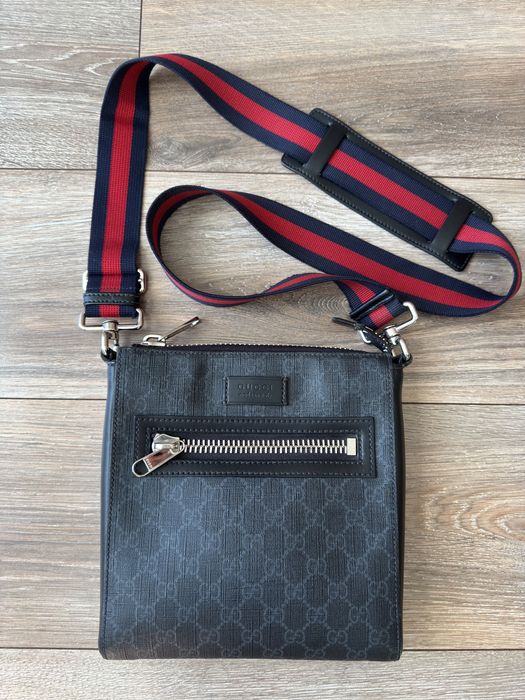 Czarna listonoszka męska Gucci GG Supreme Messenger Bag