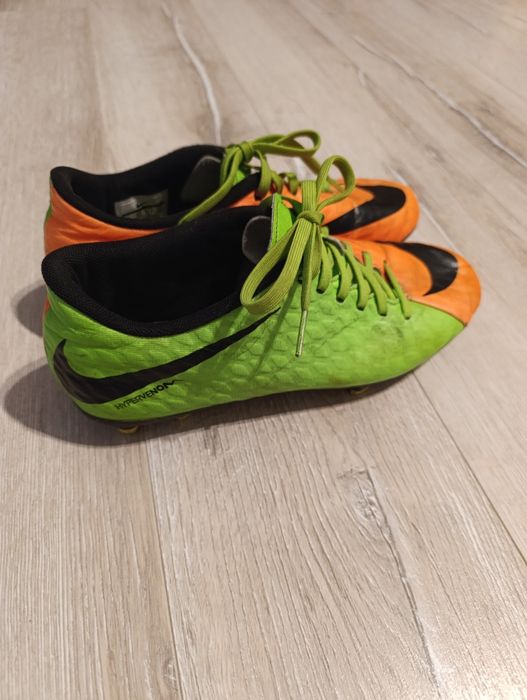 Korki, buty do piłki nożnej Nike dla chłopca r. 38,5