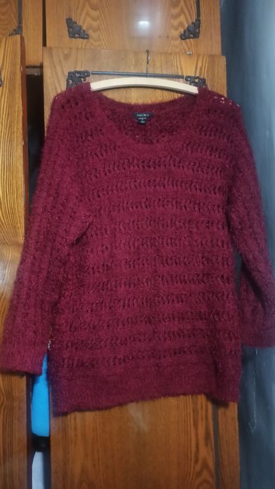 Одяг б/у в ідеальному стані куртки100ог.ціна 200 світера 50грн ог.110