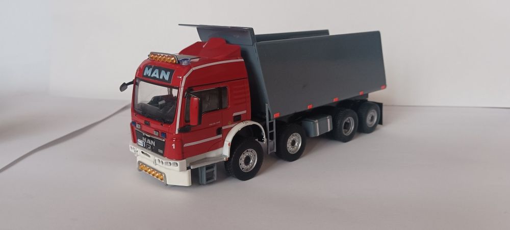 Camiões modificados 1/43