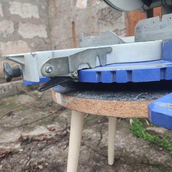 Торцовка з протяжкою Elektra Beckum KGS301 (Metabo)