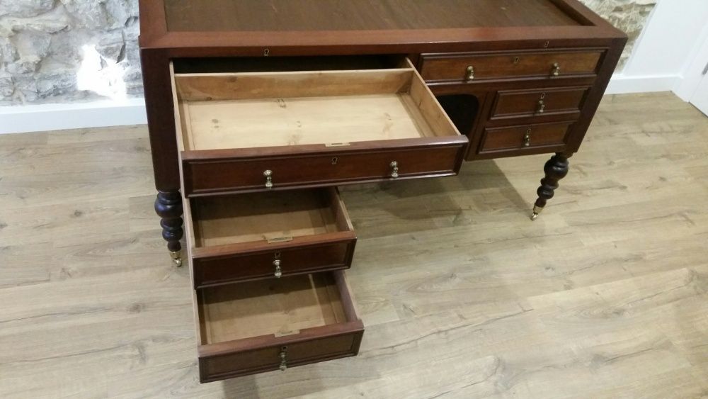 Secretária/Mesa/Escrevaninha - Madeira Maciça