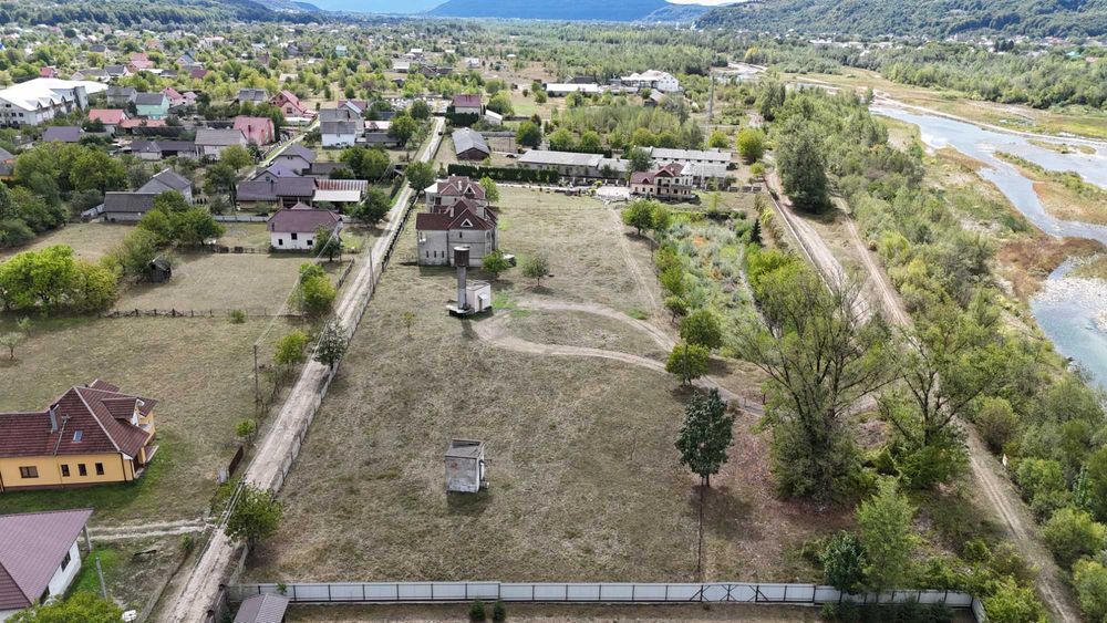 ПРОДАЖ МАЙНОВОГО КОМПЛЕКСУ в селі Нересниця, Тячівського району, Закарпатської області