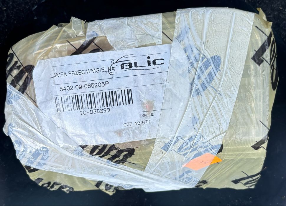 Sprzedam lampe tylna od kierowcy przeciwmgielną