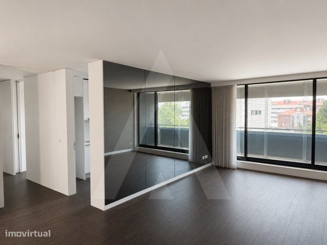 Apartamento T2 moderno e luminoso junto ao Centro Comercial Glicínias — Aradas, Aveiro