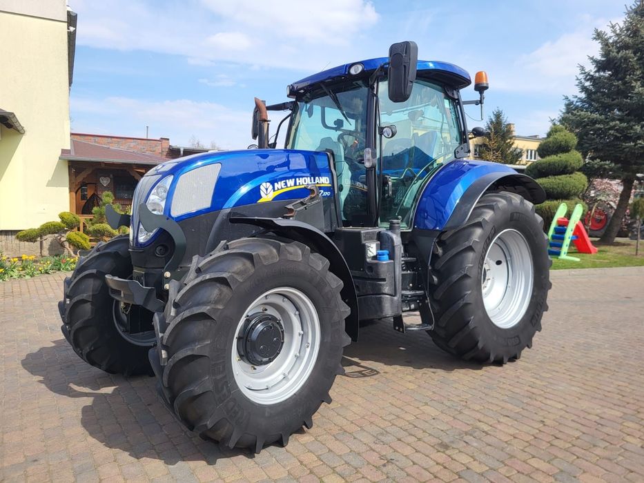 New Holland T7.170 SuperSteer  New Holland T7.170 RangeCommand, SuperSteer, pneumatyka (T6 , T7.185 )