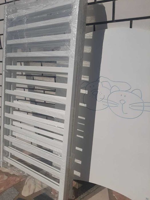 Cama berço de grades da Zippy