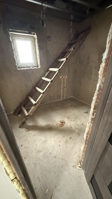 Продаж житлового будинку