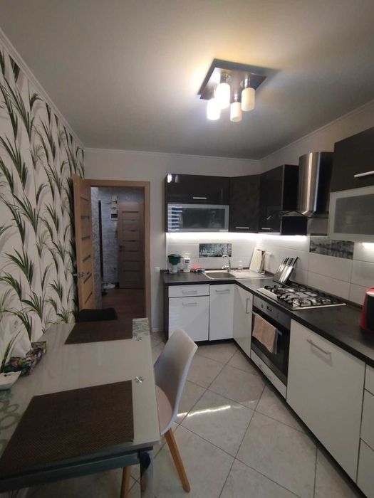 2 к.кв.-Днепр.дор.113-ремонт-парковка у дома-район супер-на длит.срок.