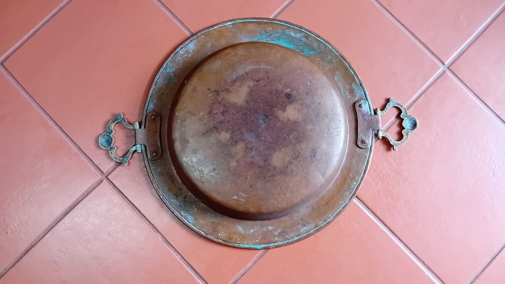 Vendo uma panela e uma braseira, em cobre