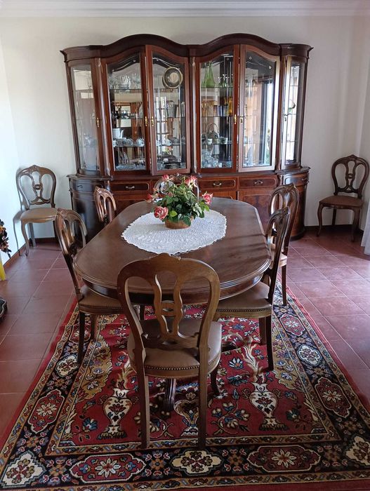 Móvel de sala co cristaleira