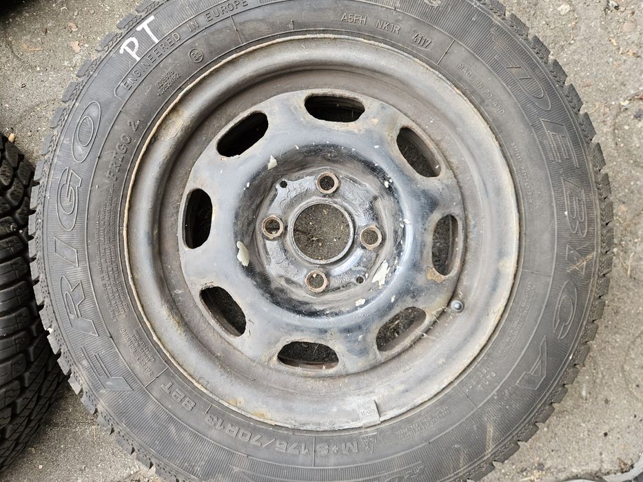Komplet opon z felgami tzynastkami