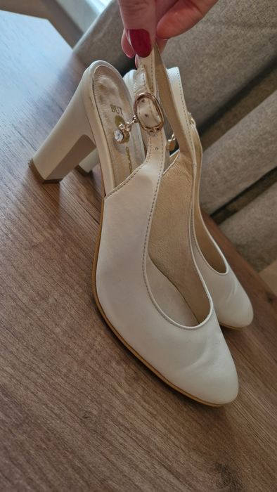 Buty czółenka na obcasie , But S , kremowe 38