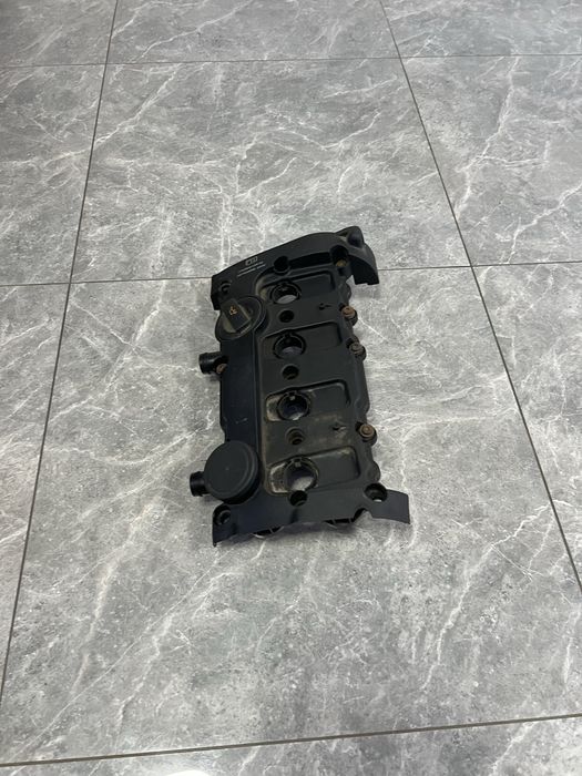 06F103469D VAG Крышка клапанная Volkswagen Jetta 2.0FSi