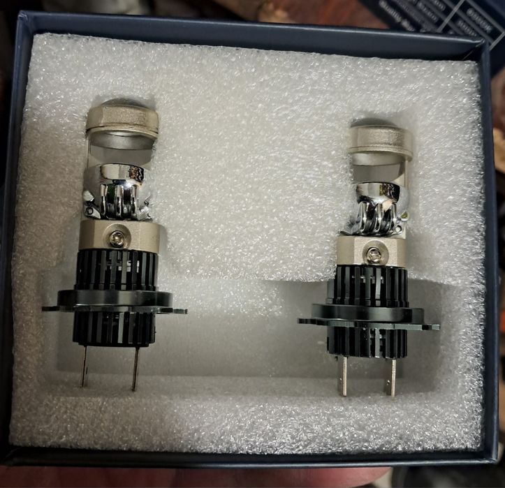 Лампочки h7 .нові