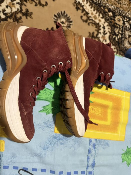 Крутезні жіночі 37розмір кросівки боти взуття cK calvin klein jeans