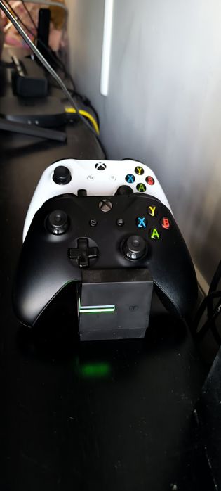 Xbox One X preta