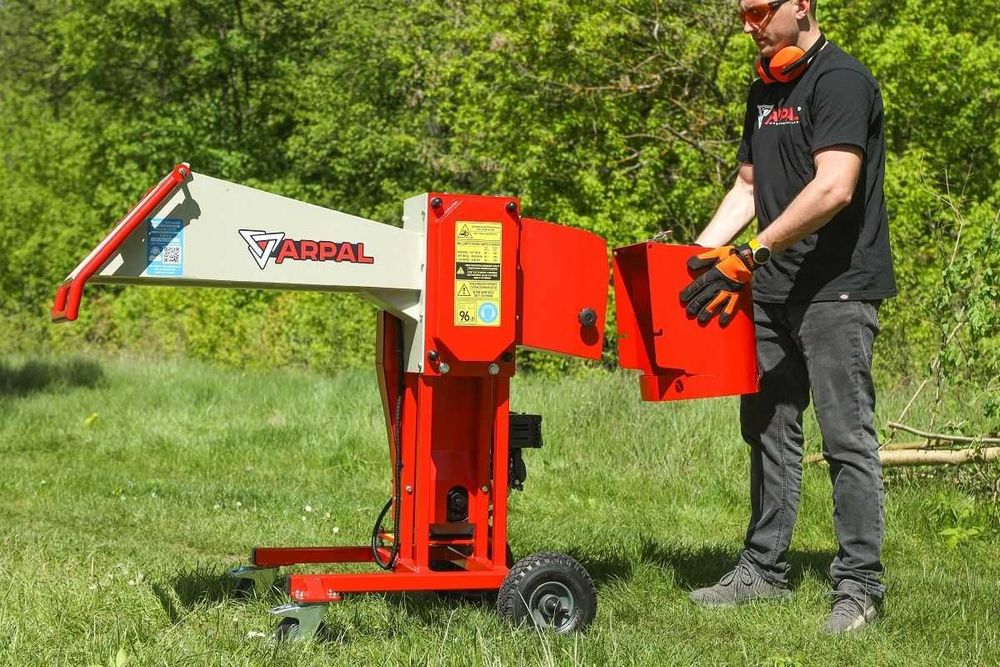 Оренда прокат подрібнювача гілок ARPAL арпал, щипоріз, дробарка