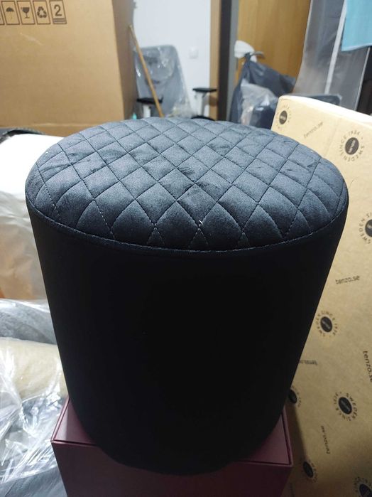 Pufe de veludo preto HOUSE NORDIC