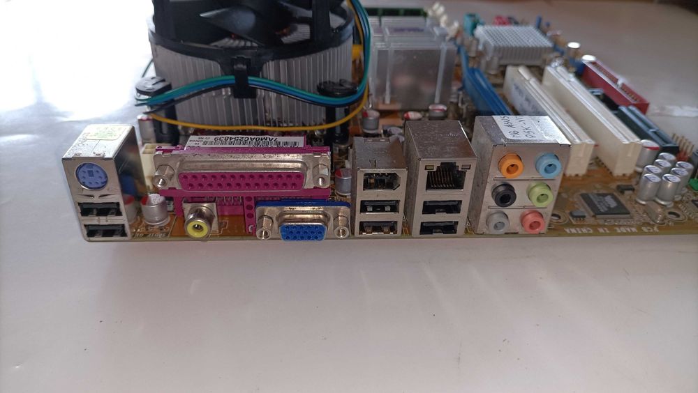 Motherboard ASUS P5K-VM com processador Intel E6550