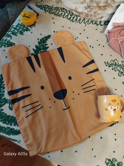 Ozdobna poszewka na poduszke dla dzieci