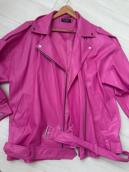 Продам Рожеву кожану стильну  курточку, розмір М-Л