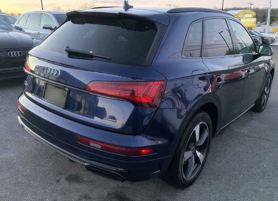 Audi Q5      2022