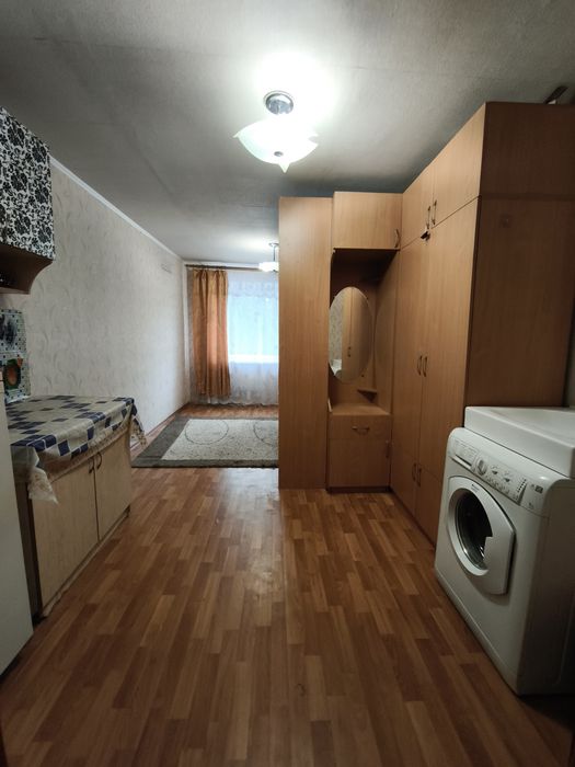 Продам кімнату з водою та пралкою вул. Хворостянка