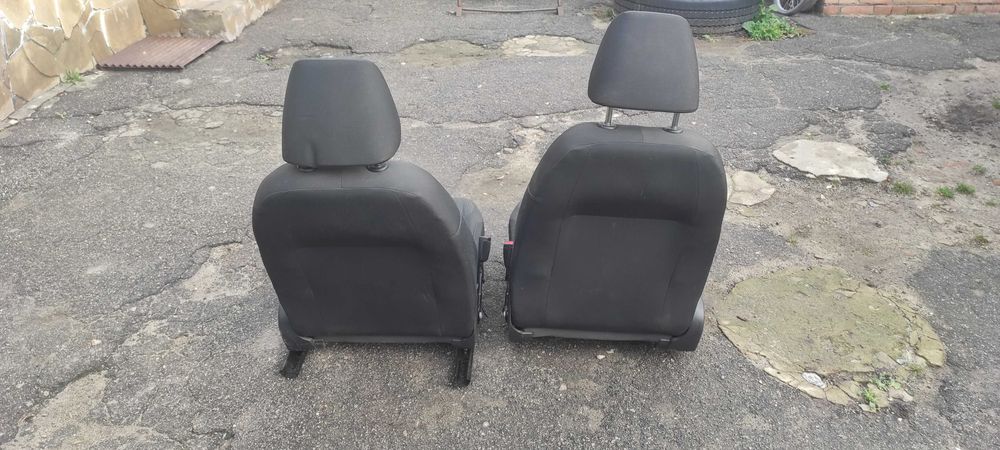 Передні  сидіння