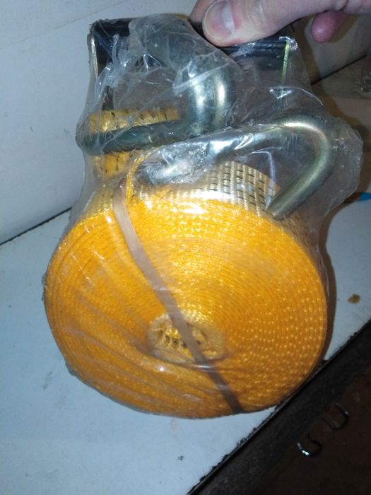 Pas transportowy z napinaczem