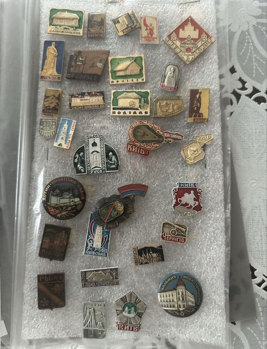 Продаю значки, різна тематика