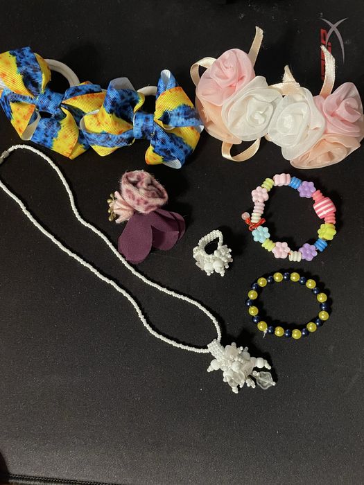 Лот прикрас для дівчинки