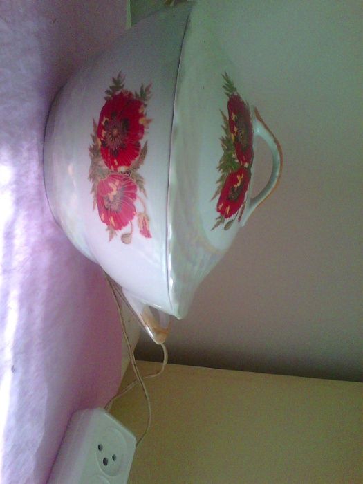 супник б.у с крышкой отличное состояние