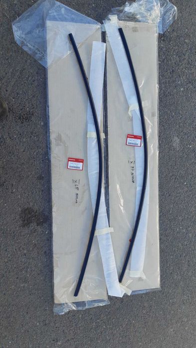 Honda Civic X Listwa Drzwi Przód Prawy OEM