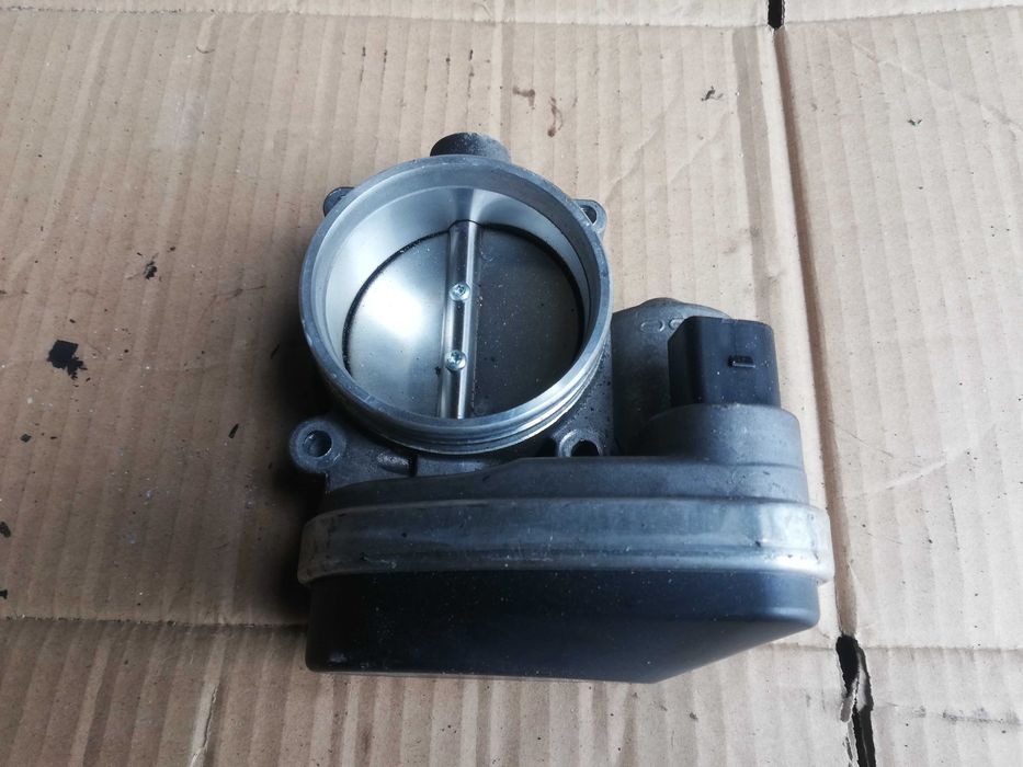 Przepustnica BMW E87 E90 E91 2.0 16V z Niemiec