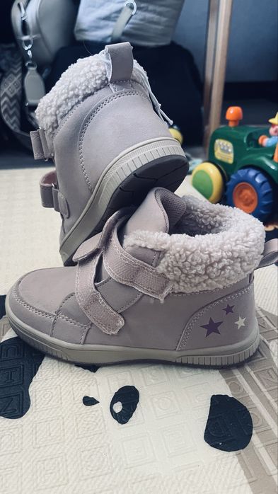 Демісезонні черевики на дівчинку