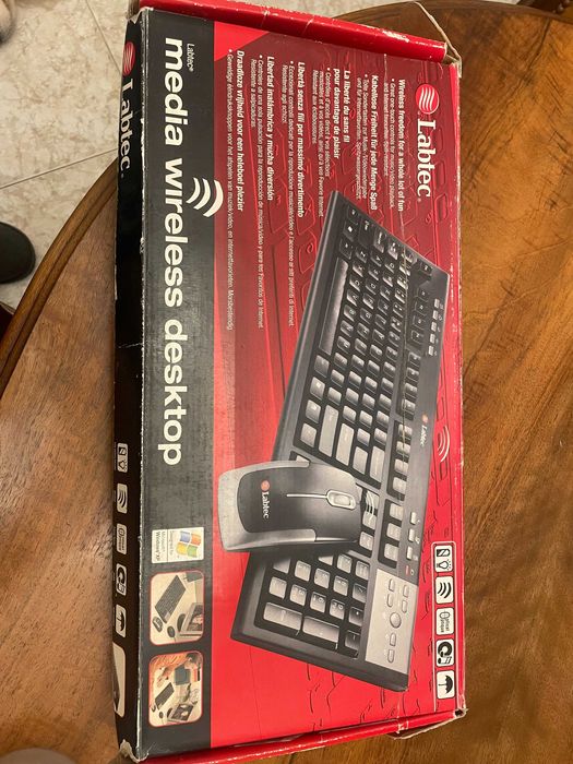 Monitor SAMSUNG B2230N Glossy Black 21.5" Teclados incluindo Rato