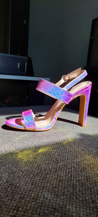 Piękne buty rozmiar 39