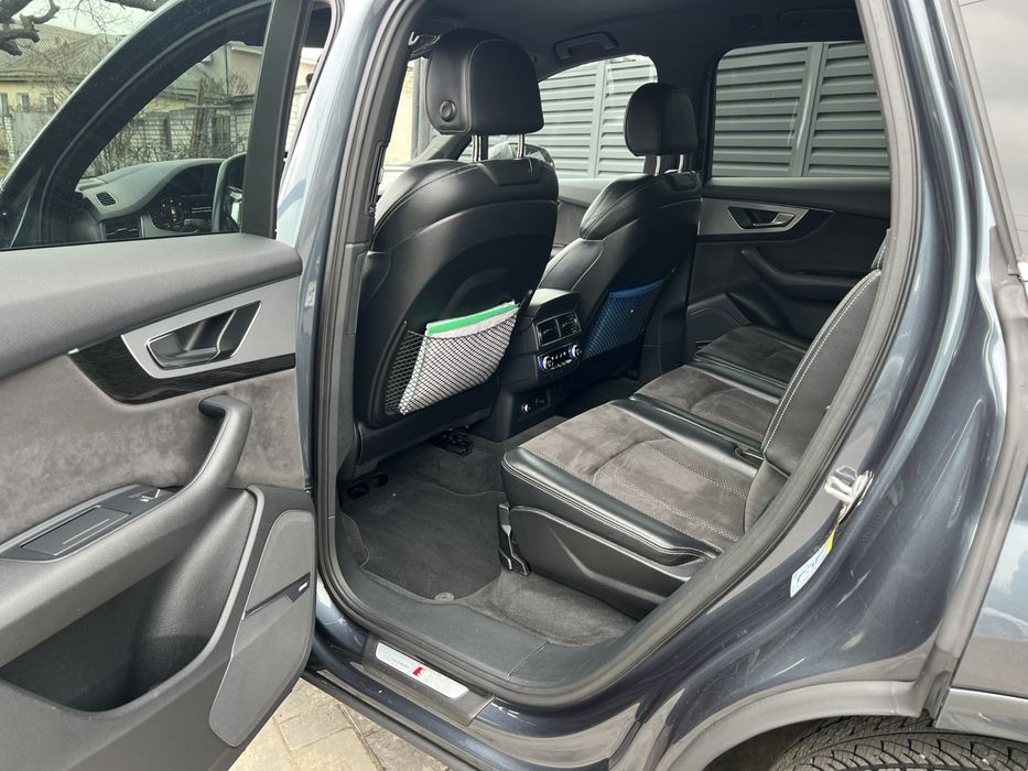 Авто Audi Q7 3.0 TDI