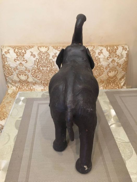 Слон из папье маше