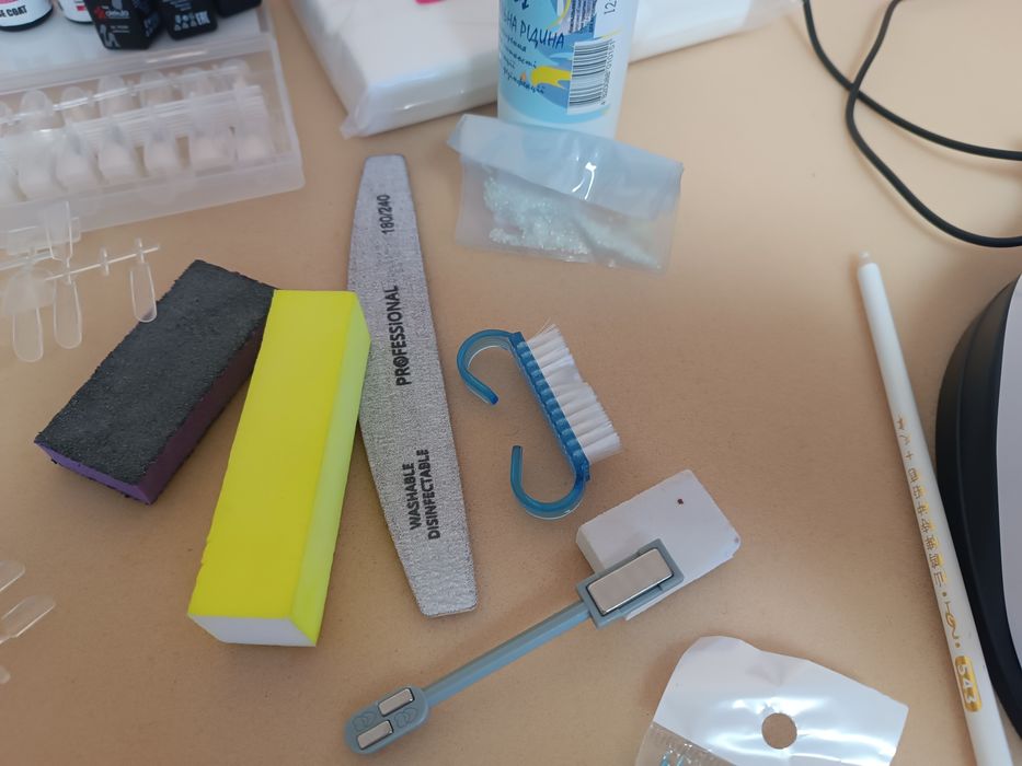 Продаю лампу і все що необхідне для наращування коштів ціна за все що