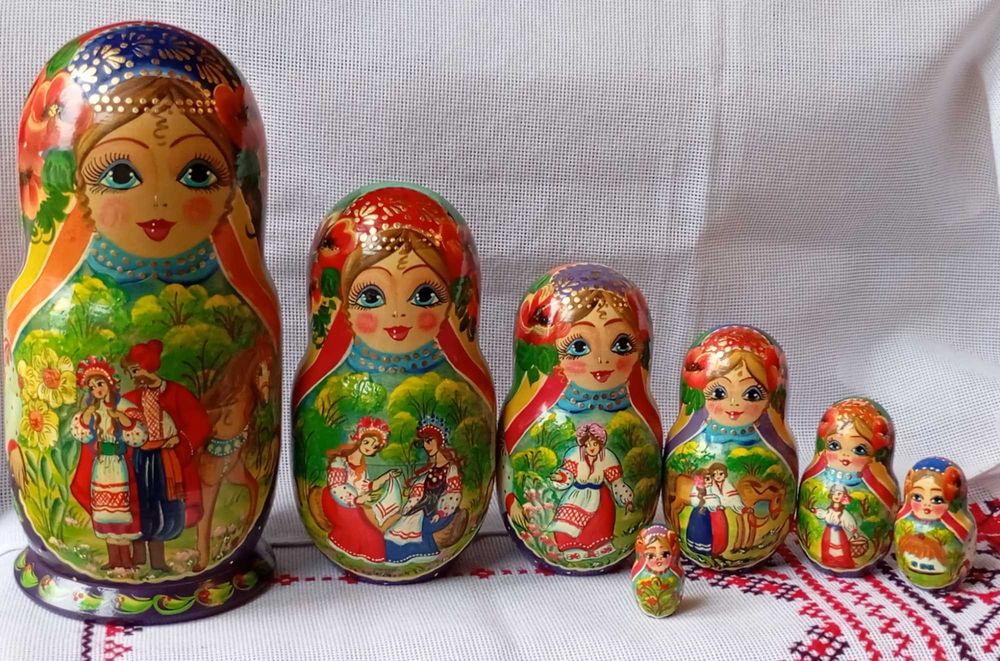 Матрёшки деревянные. Матрьошки з дерева. Сувеніри.