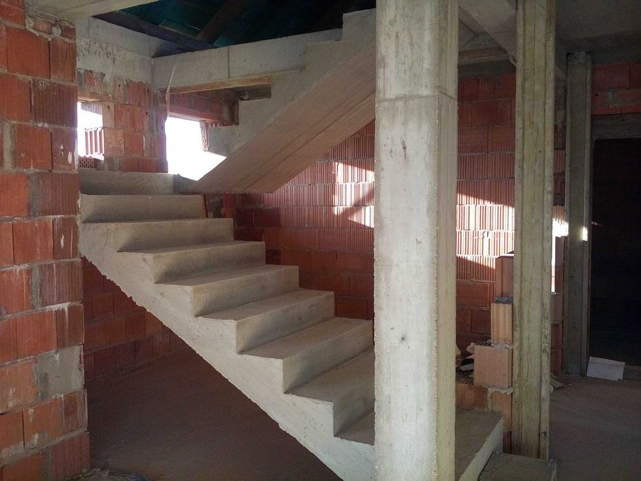 Schody żelbetowe, betonowe, wewnętrzne i zewnętrzne, woj. śląskie