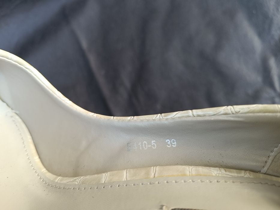 Buty damskie szpilki jasne 39