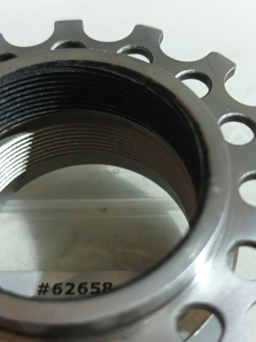 Нові тримач звёзд зірок Rohloff Carbon Drive та зірка 15t