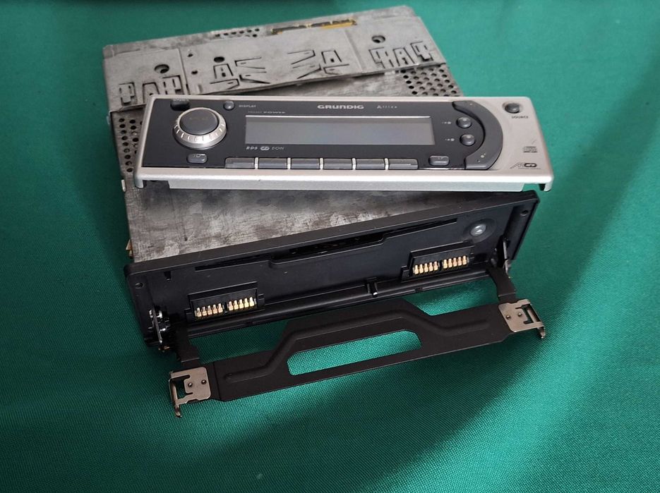 Rádio vintage, Grundig ALLIXX, SCD5490 RDS - 4x50W